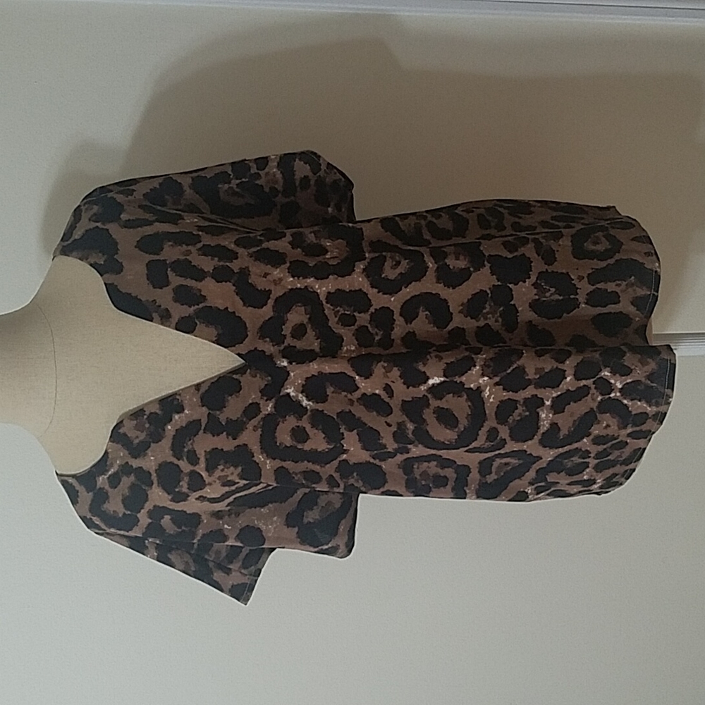 Sz.S loose fit leopard blouse.